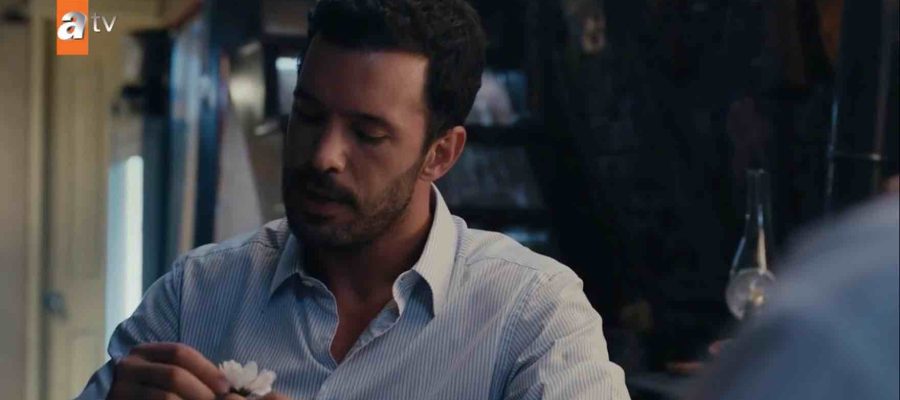 Любовь и слезы 1 серия турецкий сериал