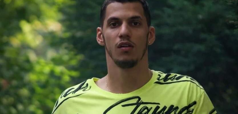 Дворовый парень